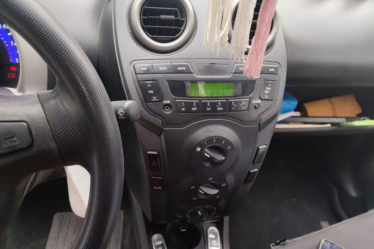 Used BYD F0 2015 1.0L AMT XuanKu Model Audio And AC Panel