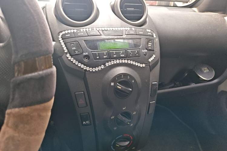 Used BYD F0 2015 1.0L AMT XuanKu Model Audio And AC Panel