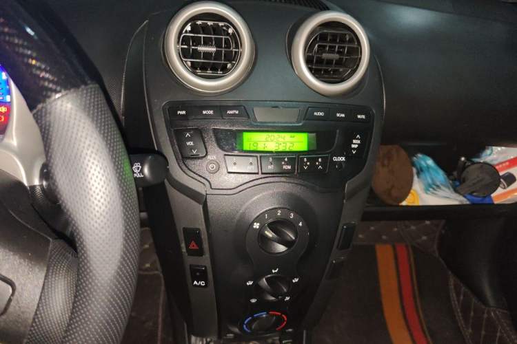 Used BYD F0 2015 1.0L Joyful Model Audio And AC Panel