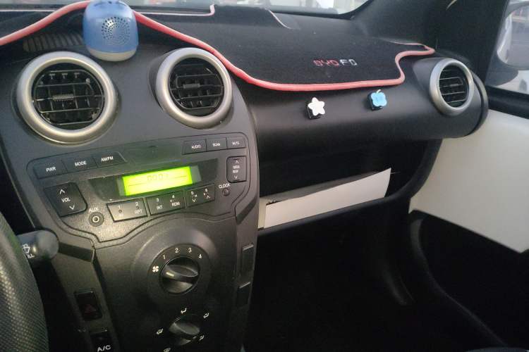 Used BYD F0 2015 1.0L AMT XuanKu Model Audio And AC Panel