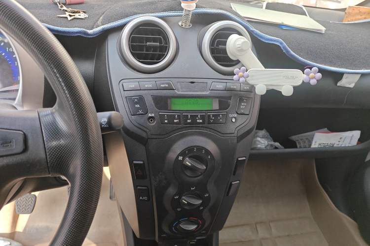 Used BYD F0 2015 1.0L Joyful Model Audio And AC Panel