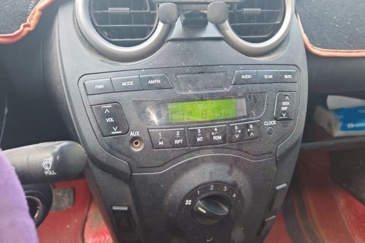 Used BYD F0 2015 1.0L AMT XuanKu Model Audio And AC Panel