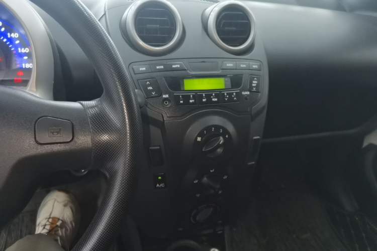 Used BYD F0 2015 1.0L AMT XuanKu Model Audio And AC Panel