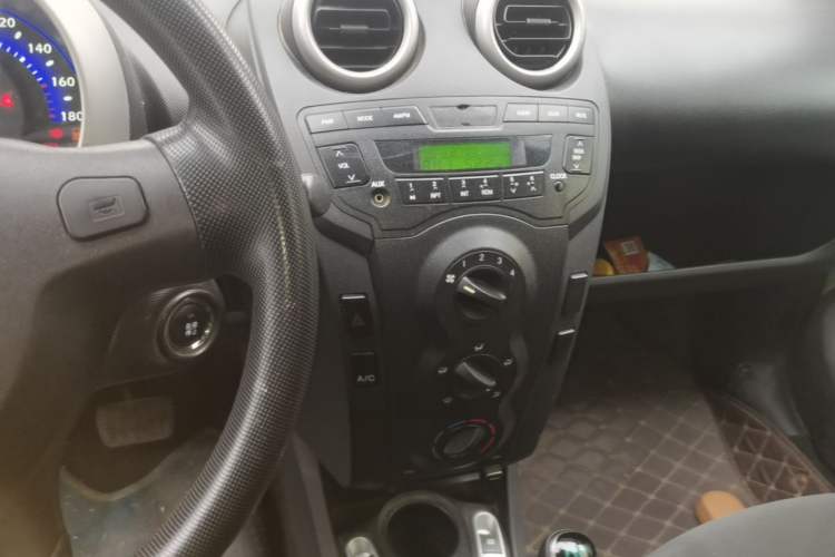 Used BYD F0 2015 1.0L AMT XuanKu Model Audio And AC Panel
