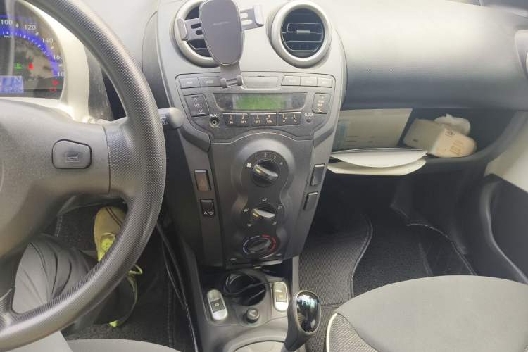 Used BYD F0 2015 1.0L AMT XuanKu Model Audio And AC Panel