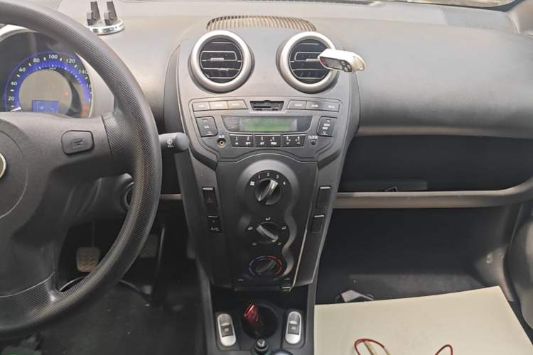 Used BYD F0 2015 1.0L Joyful Model Audio And AC Panel