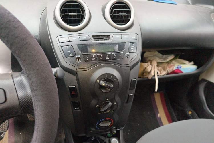 Used BYD F0 2015 1.0L XuanKu Model Audio And AC Panel