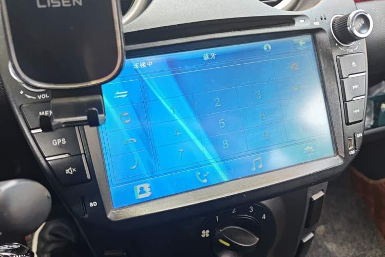 Used BYD F0 2015 1.0L AMT Joyful Cool Model Audio And AC Panel