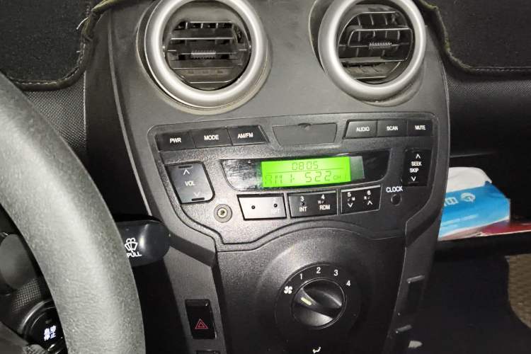 Used BYD F0 2015 1.0L AMT XuanKu Model Audio And AC Panel
