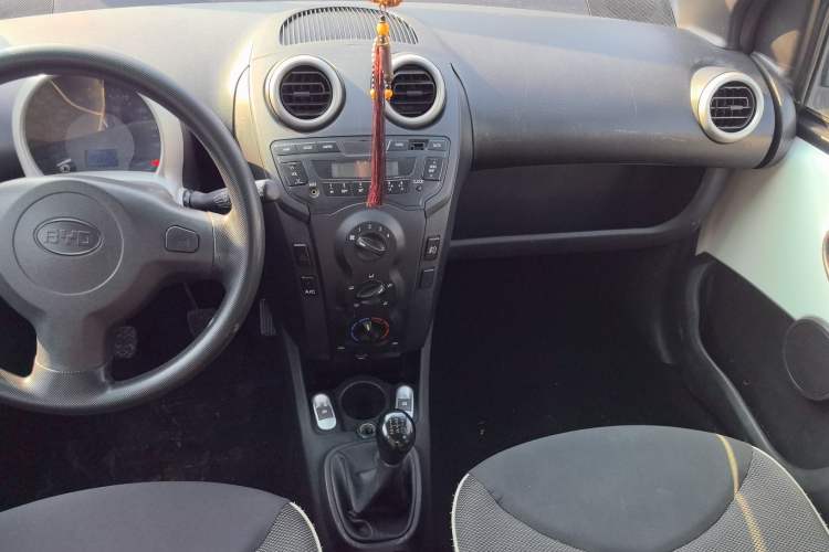 Used BYD F0 2015 1.0L Joyful Model Audio And AC Panel