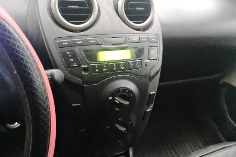 Used BYD F0 2015 1.0L XuanKu Model Audio And AC Panel