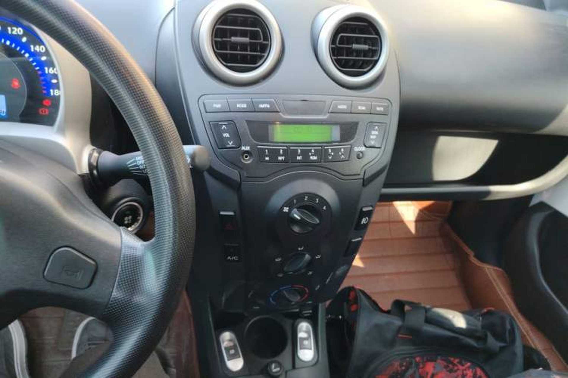 Used BYD F0 2015 1.0L XuanKu Model Audio And AC Panel