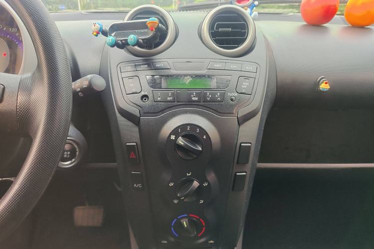 Used BYD F0 2015 1.0L AMT XuanKu Model Audio And AC Panel