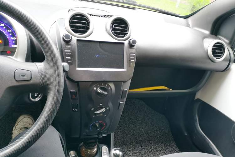Used BYD F0 2015 1.0L AMT XuanKu Model Audio And AC Panel