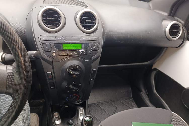 Used BYD F0 2015 1.0L AMT XuanKu Model Audio And AC Panel
