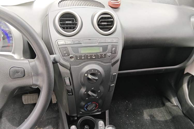 Used BYD F0 2015 1.0L AMT XuanKu Model Audio And AC Panel