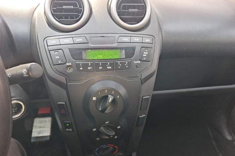Used BYD F0 2015 1.0L AMT XuanKu Model Audio And AC Panel