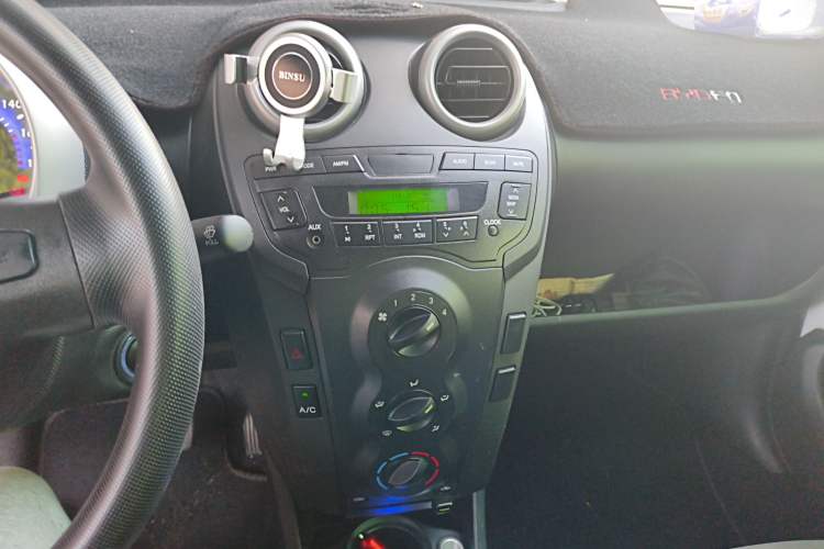 Used BYD F0 2015 1.0L AMT XuanKu Model Audio And AC Panel