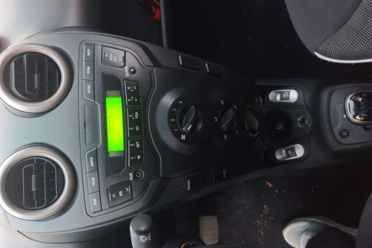 Used BYD F0 2015 1.0L AMT XuanKu Model Audio And AC Panel