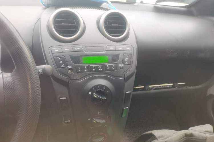 Used BYD F0 2015 1.0L AMT XuanKu Model Audio And AC Panel