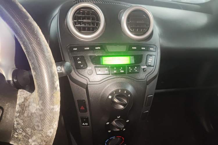 Used BYD F0 2015 1.0L AMT XuanKu Model Audio And AC Panel