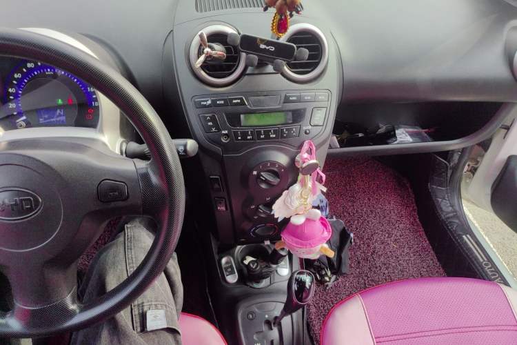 Used BYD F0 2015 1.0L AMT XuanKu Model Audio And AC Panel