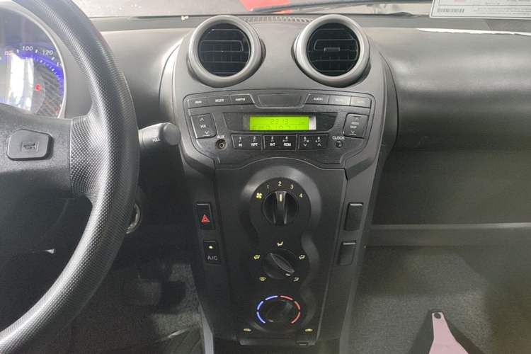 Used BYD F0 2015 1.0L AMT XuanKu Model Audio And AC Panel