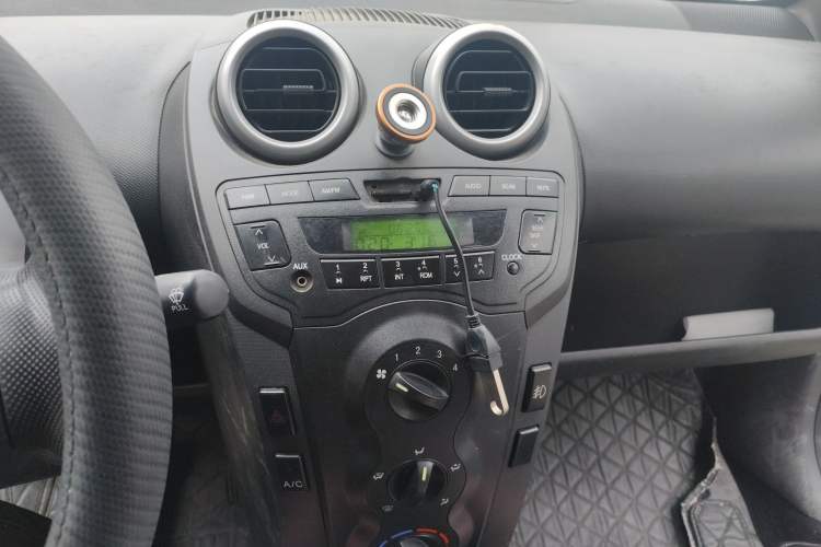 Used BYD F0 2015 1.0L Joyful Model Audio And AC Panel