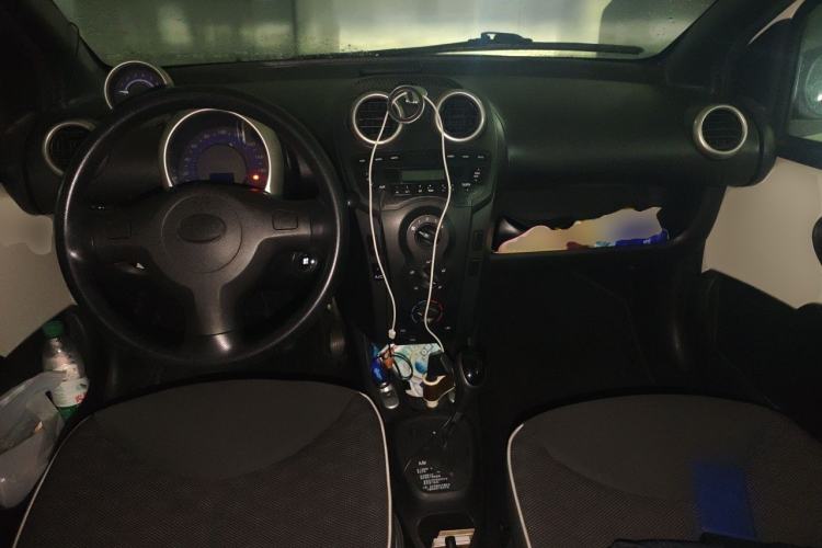 Used BYD F0 2015 1.0L AMT XuanKu Model Center Console