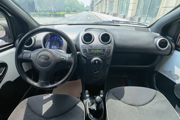 Used BYD F0 2015 1.0L XuanKu Model Center Console
