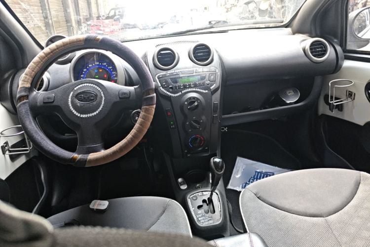 Used BYD F0 2015 1.0L AMT XuanKu Model Center Console