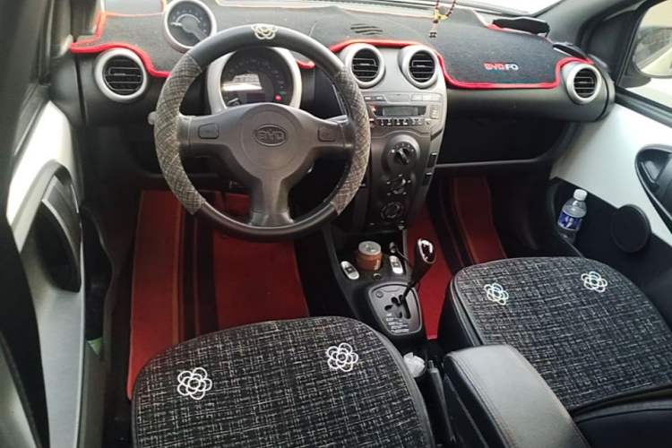 Used BYD F0 2015 1.0L AMT XuanKu Model Center Console