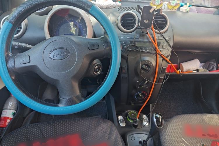 Used BYD F0 2015 1.0L AMT XuanKu Model Center Console