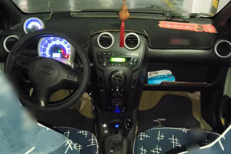 Used BYD F0 2015 1.0L AMT XuanKu Model Center Console