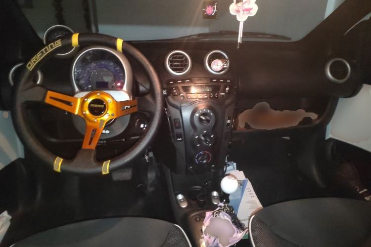 Used BYD F0 2015 1.0L AMT XuanKu Model Center Console