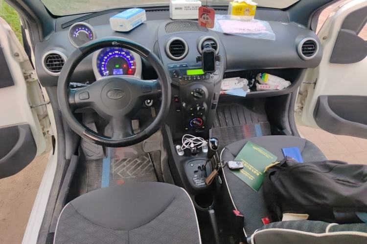 Used BYD F0 2015 1.0L AMT XuanKu Model Center Console