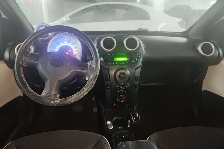Used BYD F0 2015 1.0L AMT XuanKu Model Center Console