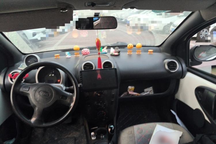 Used BYD F0 2015 1.0L AMT XuanKu Model Center Console