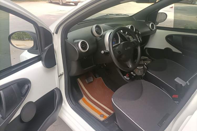 Used BYD F0 2015 1.0L AMT XuanKu Model Driver Seat