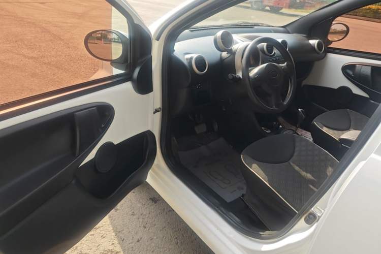 Used BYD F0 2015 1.0L AMT XuanKu Model Driver Seat