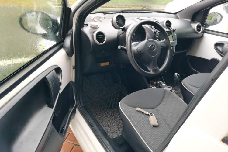 Used BYD F0 2015 1.0L AMT XuanKu Model Driver Seat
