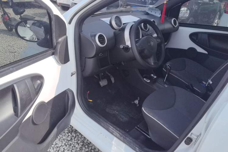 Used BYD F0 2015 1.0L AMT XuanKu Model Driver Seat