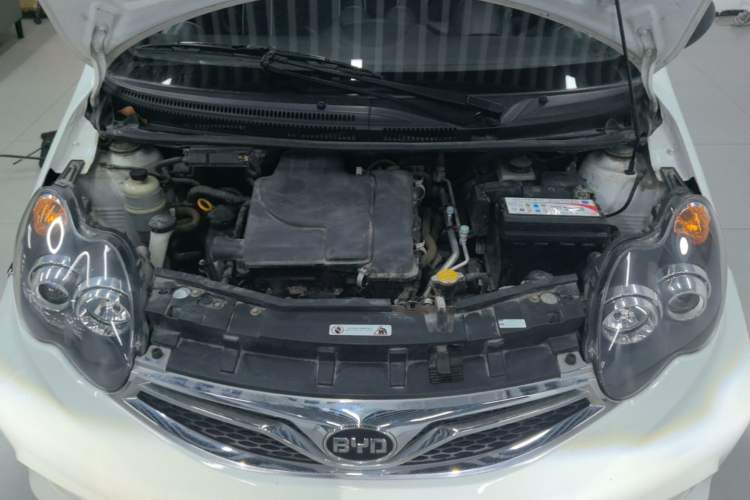 Used BYD F0 2015 1.0L AMT XuanKu Model Engine Bay