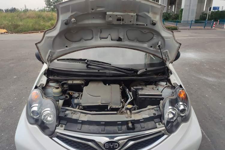Used BYD F0 2015 1.0L AMT XuanKu Model Engine Bay