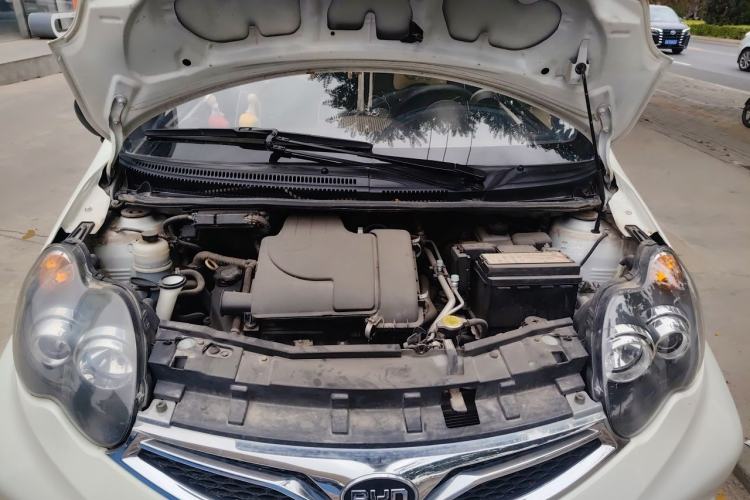 Used BYD F0 2015 1.0L AMT XuanKu Model Engine Bay
