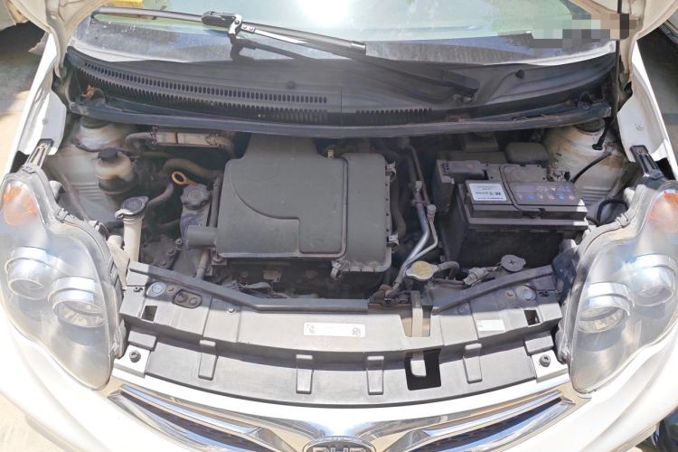 Used BYD F0 2015 1.0L AMT XuanKu Model Engine Bay