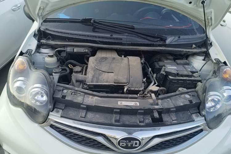 Used BYD F0 2015 1.0L AMT XuanKu Model Engine Bay