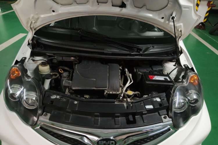 Used BYD F0 2015 1.0L AMT XuanKu Model Engine Bay