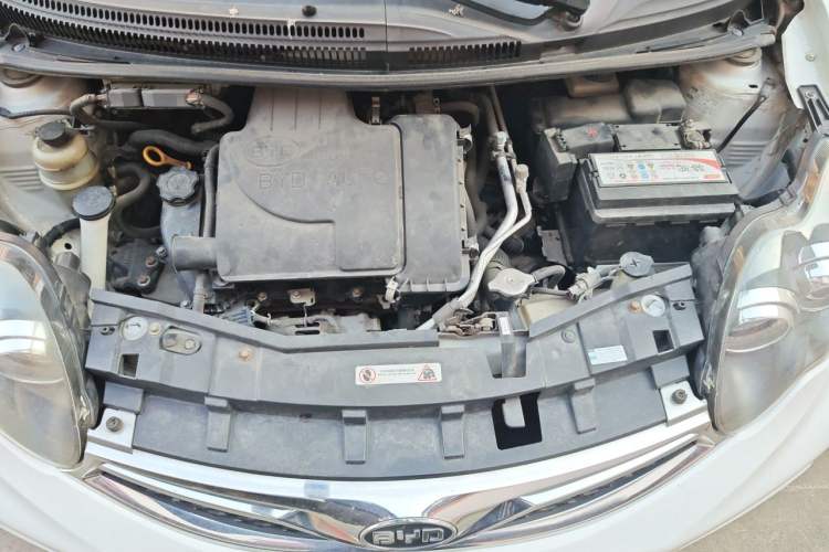 Used BYD F0 2015 1.0L AMT XuanKu Model Engine Bay
