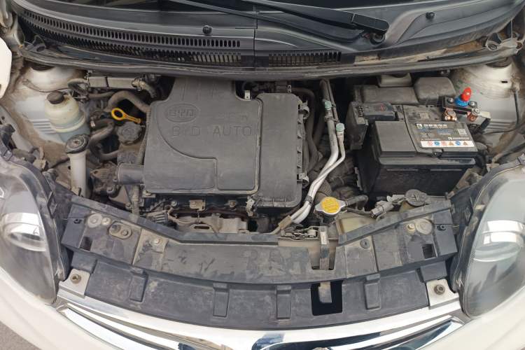 Used BYD F0 2015 1.0L AMT XuanKu Model Engine Bay